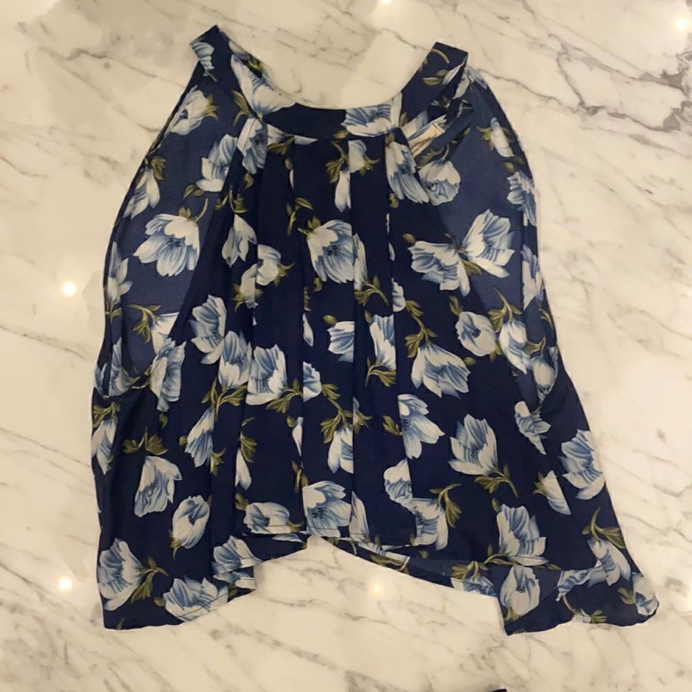 Impressions Boutique Blue Floral Matching Set - TOP & SHORTS